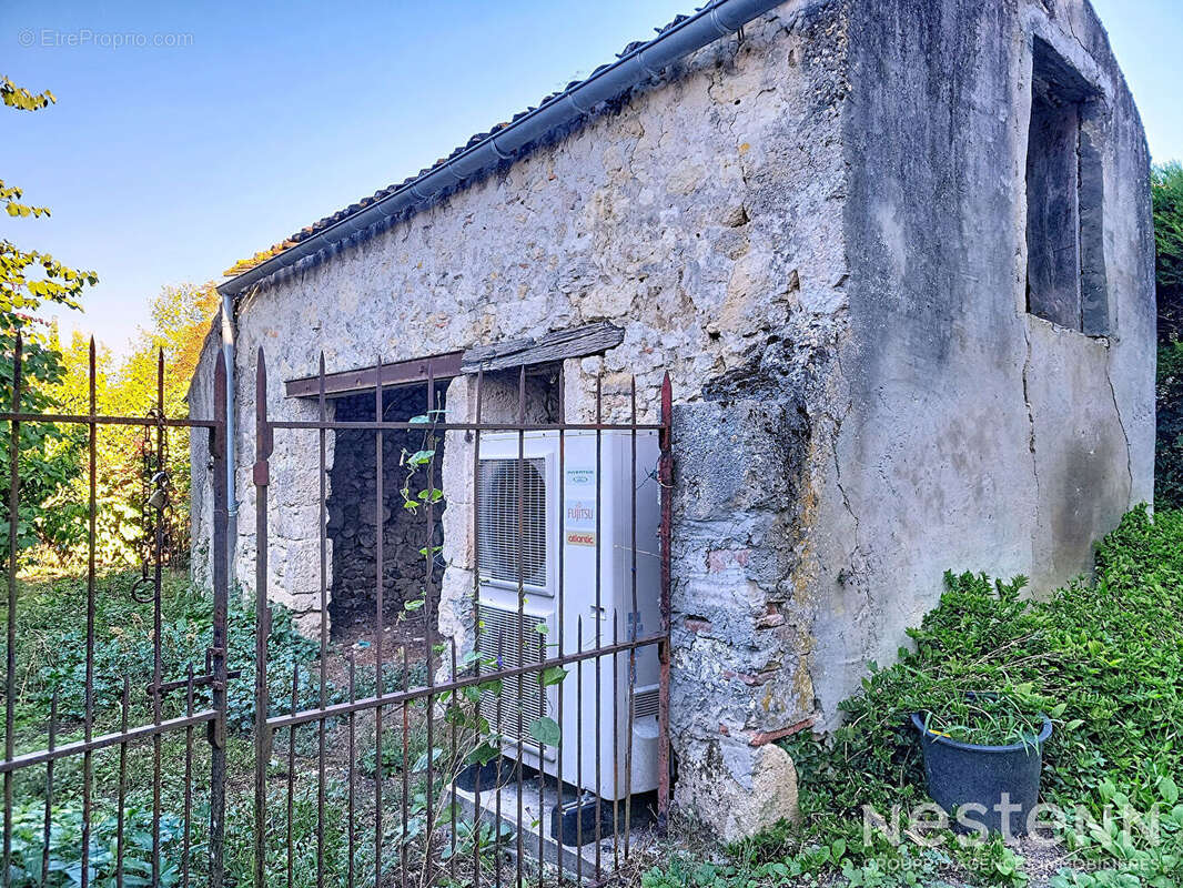 Maison à LAMONTJOIE