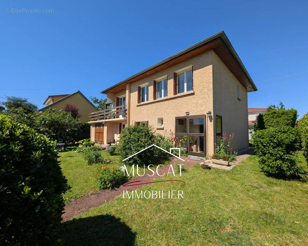 Maison à SAINT-BONNET-DE-MURE