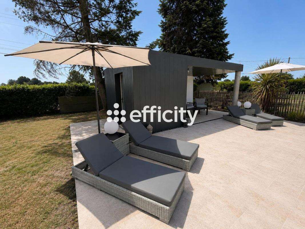 Maison 171 m² à La Lande-De-Fronsac  - photo 13