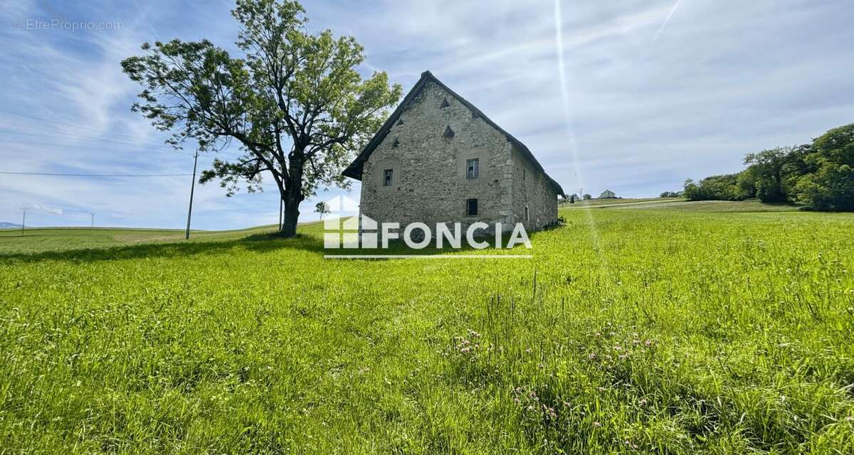 Propriété au calme  , Domaine "Les Feux" historique composé de plusieurs bâtisses - photo 14