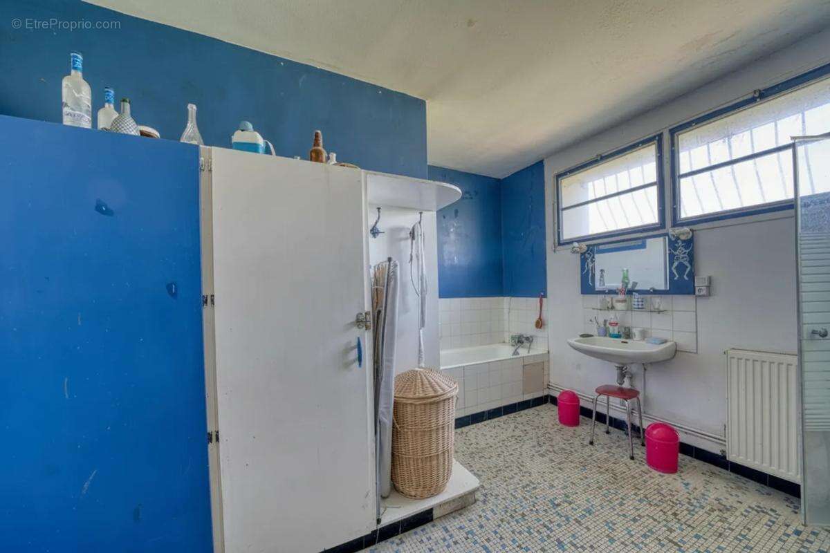 Maison de 8 pièces de 244 m² à Saint-Sever-de-Saintonge - photo 15