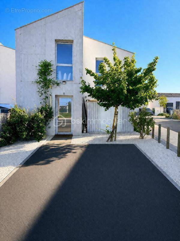 Maison à VAUX-SUR-MER