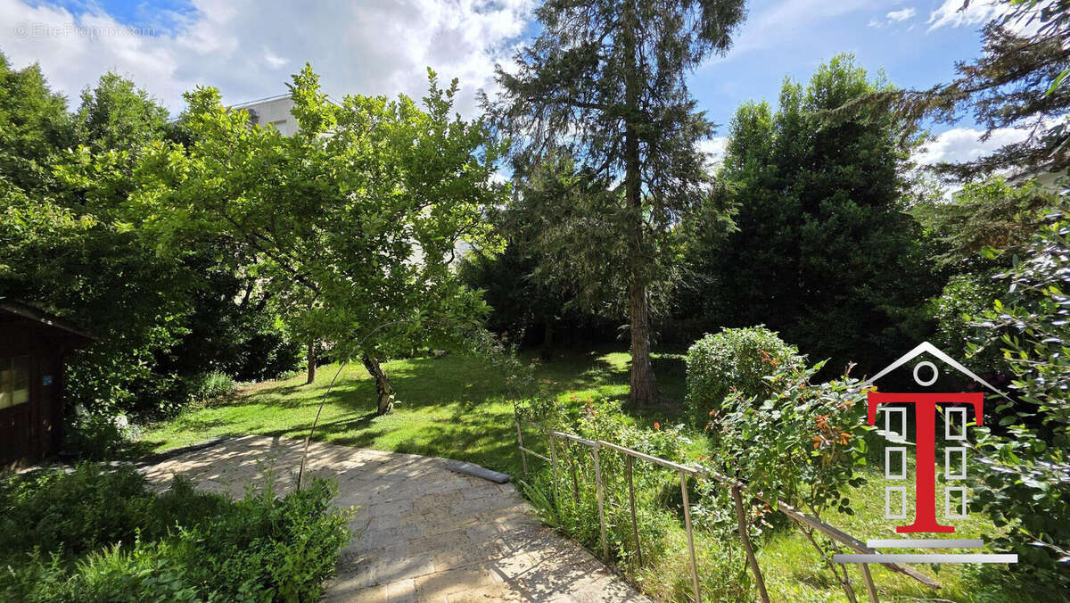 Maison 272 m² à Les Ponts-De-Ce  - photo 2