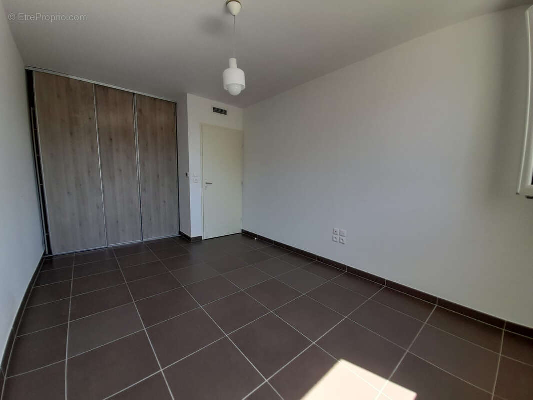 Appartement à SENAS