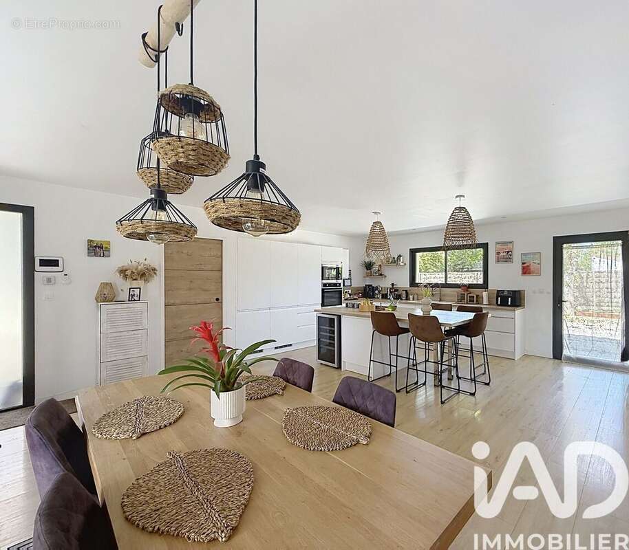 Photo 2 - Maison à SALLES