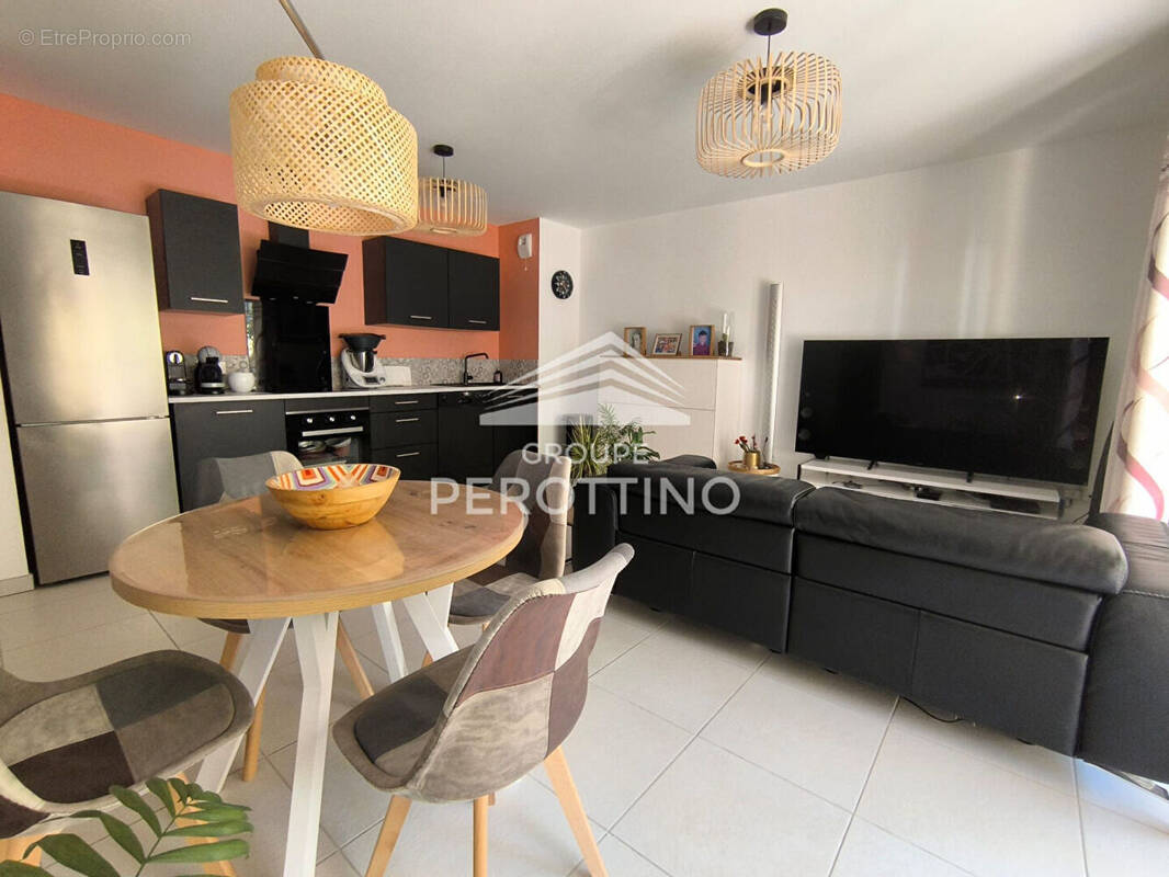 Appartement à PEYNIER