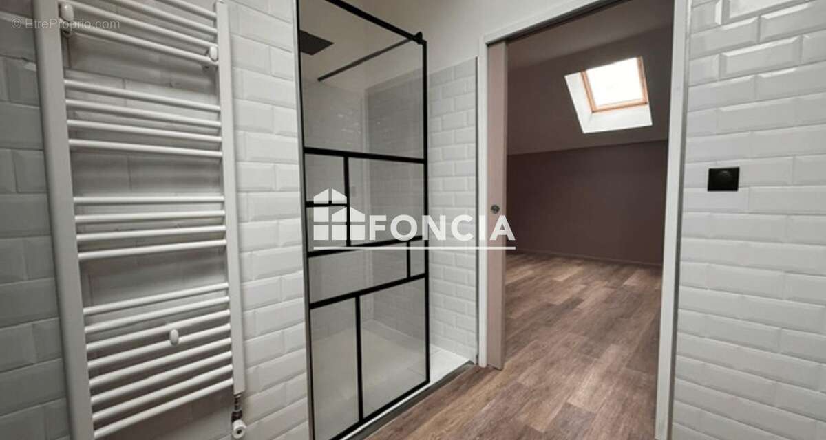 Appartement à MAGNY-LES-HAMEAUX
