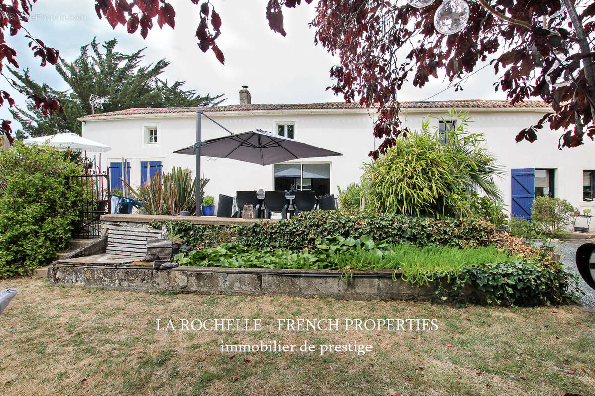 Propriété de campagne avec piscine - proche fontenay le comte - photo 10