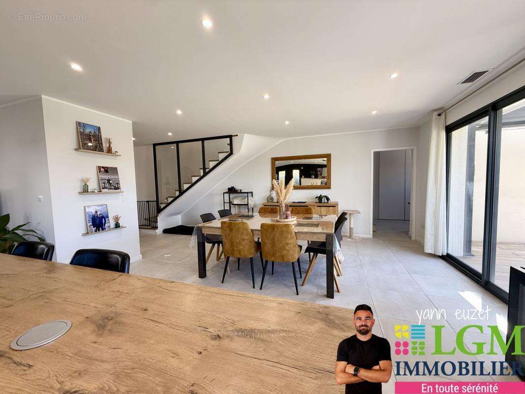 Maison à JUNAS