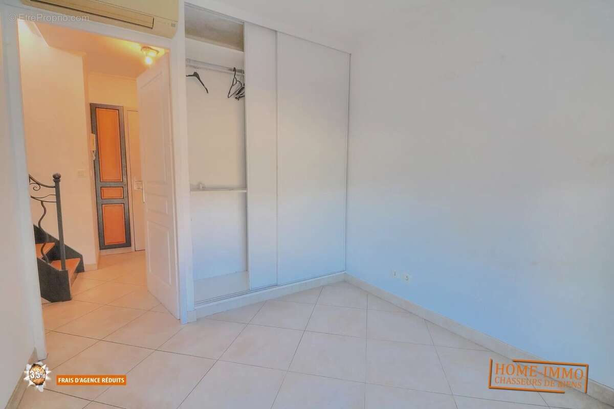 Appartement à CARROS