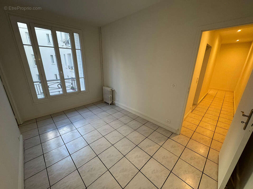 Appartement à PARIS-18E