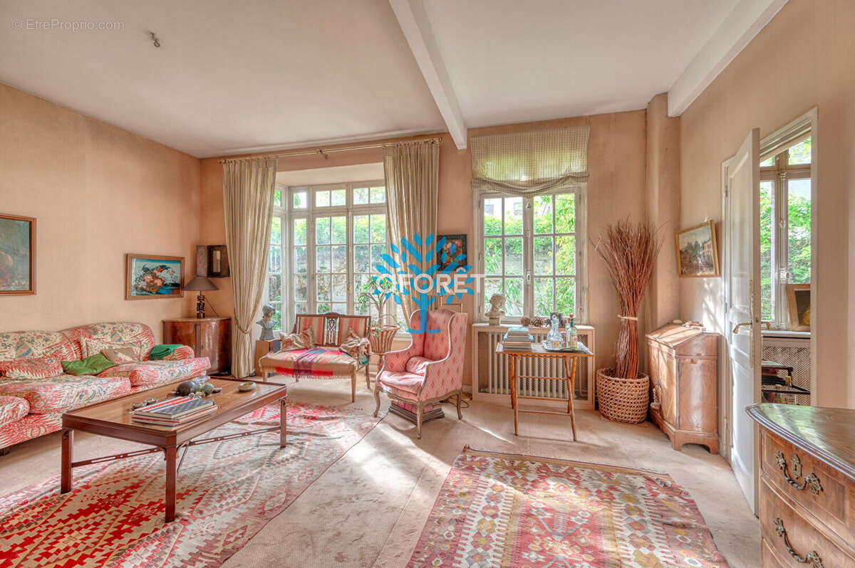 Maison à NEUILLY-SUR-SEINE