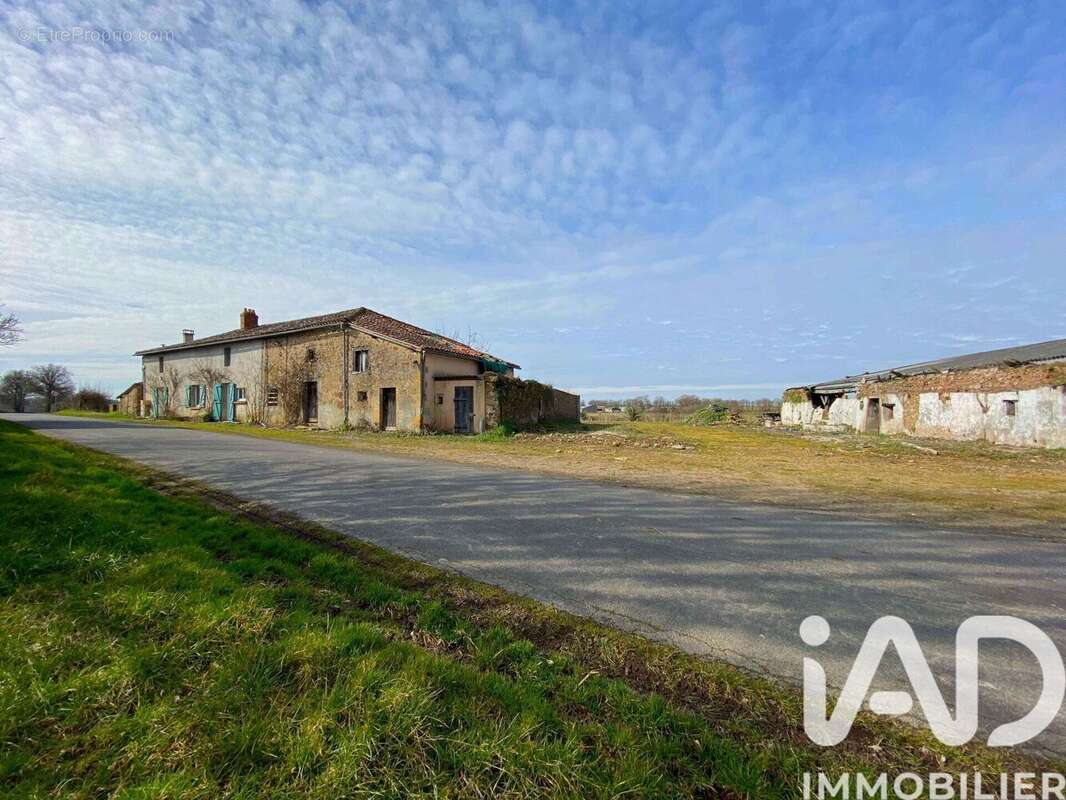 Photo 7 - Maison à AVAILLES-LIMOUZINE