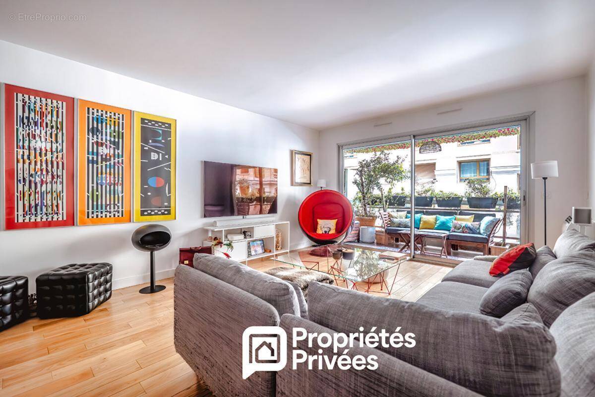 Appartement à PARIS-16E