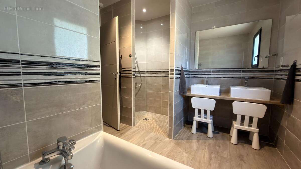 Maison de plain-pied T6 à 10 minutes de CAHORS - photo 15