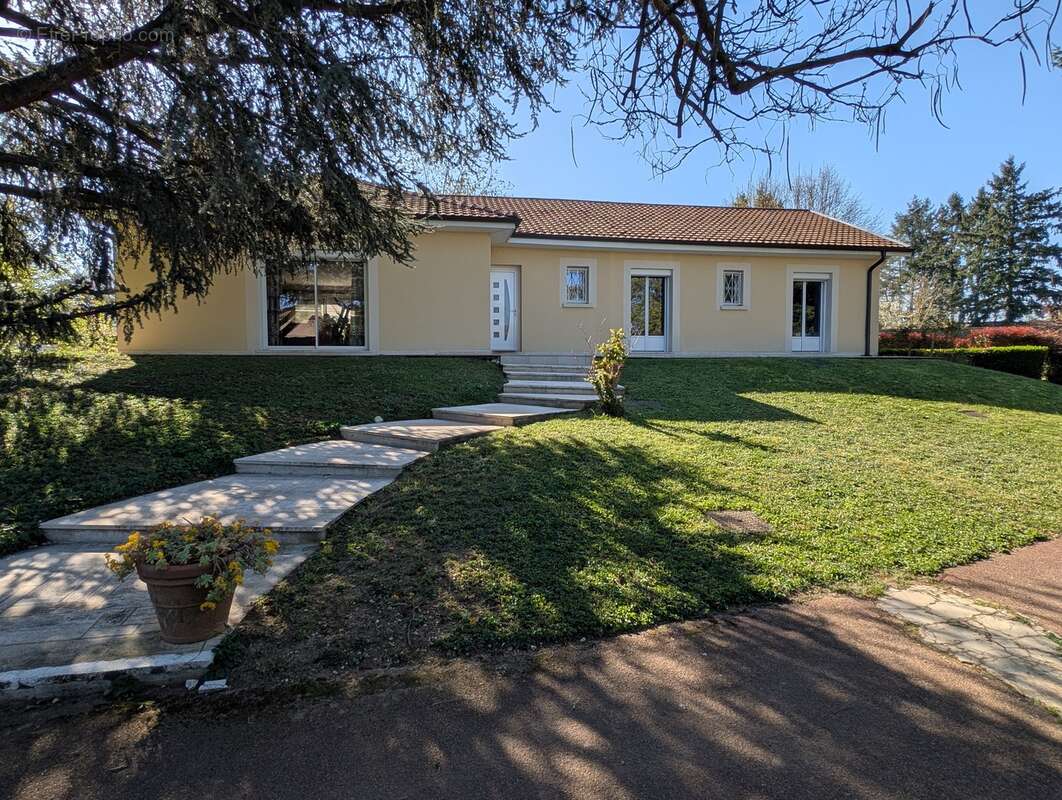 n°3 - Maison à COLOMBIER-SAUGNIEU