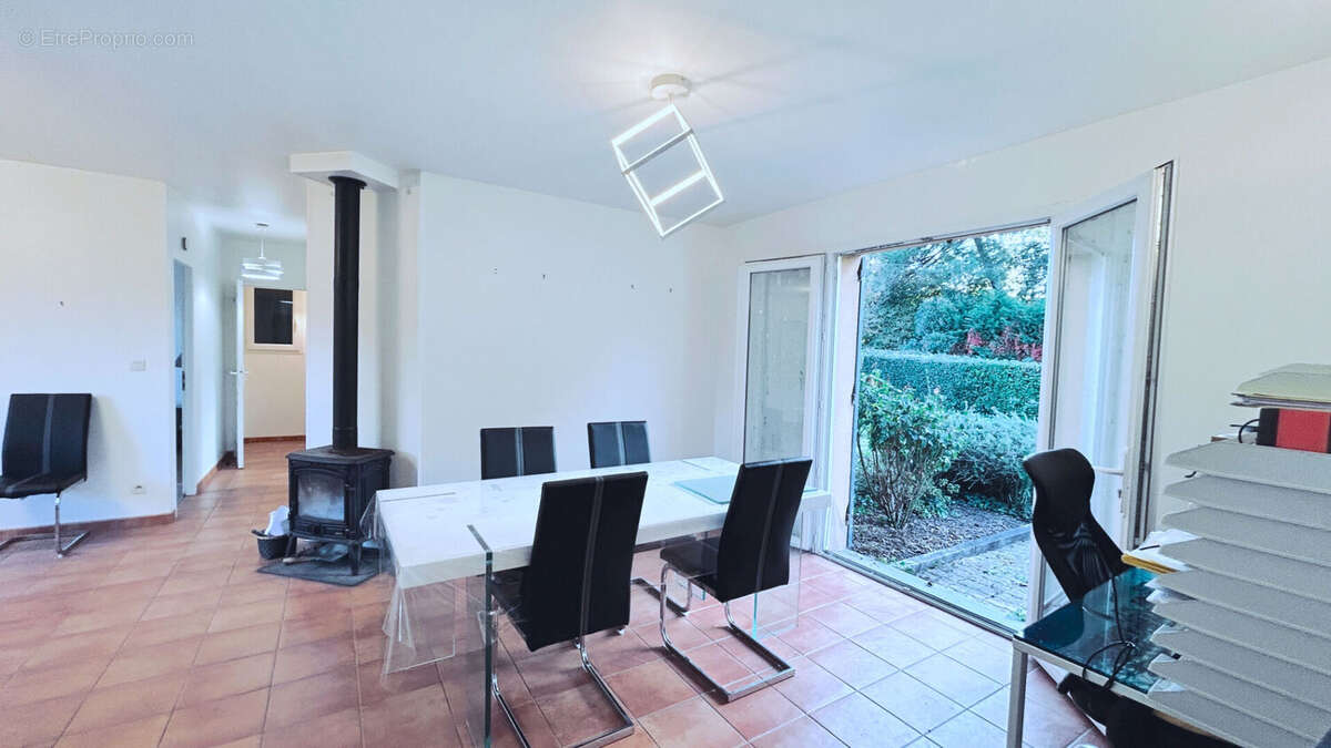 Maison à SAINTE-BAZEILLE