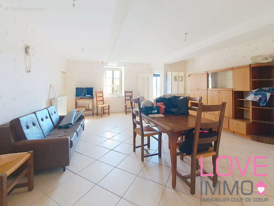 *** SOUS OFFRE ***  ENSEMBLE IMMOBILIER Maison dauphinoise de 179 m2 avec de nombreuses dépendances - photo 6