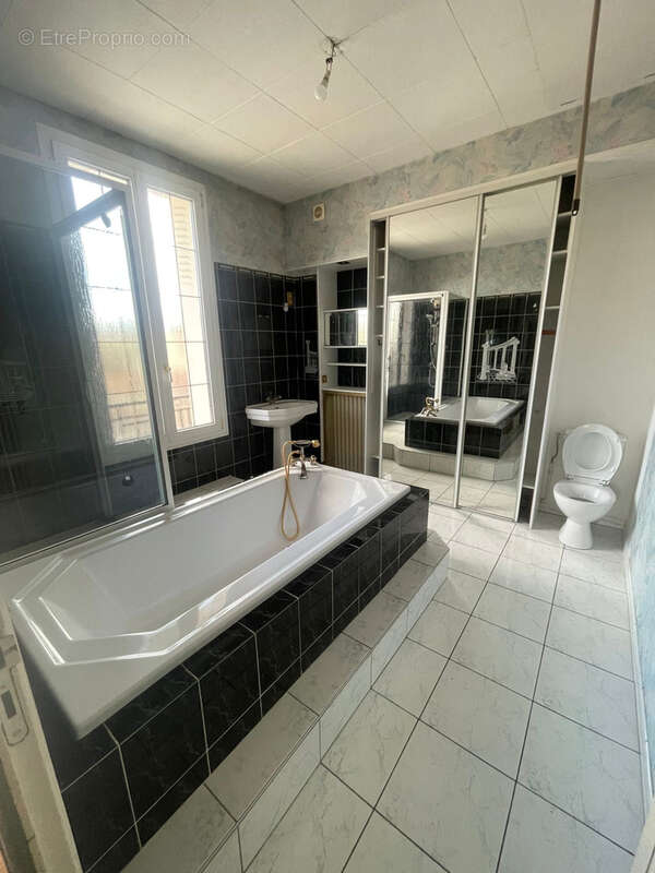 Maison à SAINTE-SAVINE