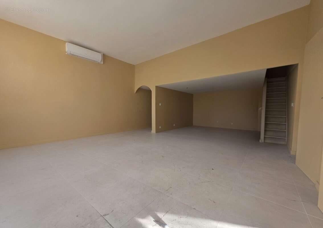 Commerce à VILLEURBANNE