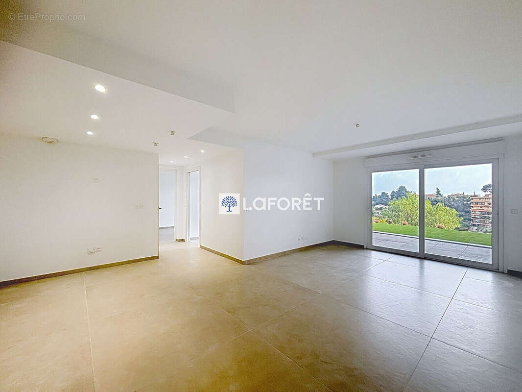 Appartement à ROQUEBRUNE-CAP-MARTIN