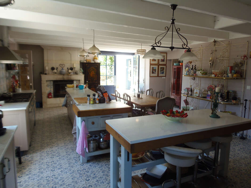 Maison à SAINT-THOMAS-DE-CONAC