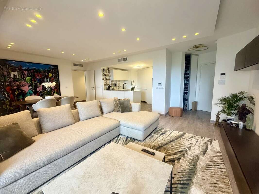 Appartement à EZE