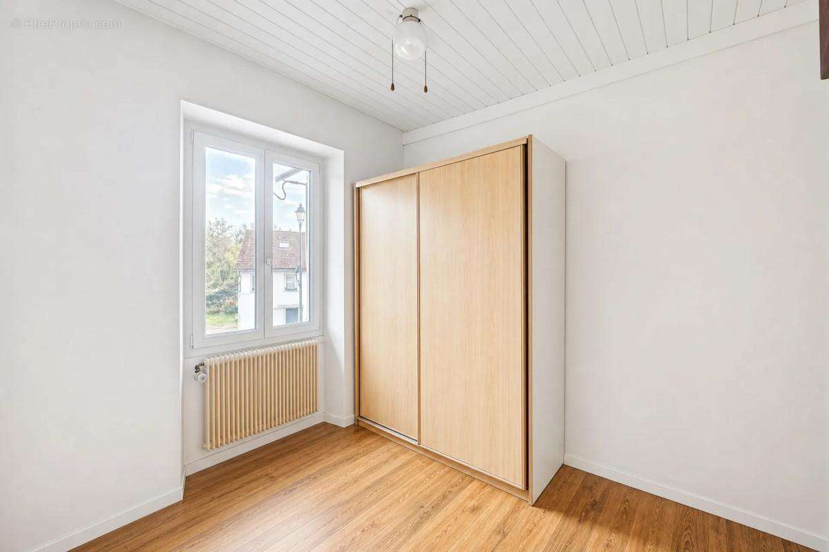 Maison de 4 pièces de 140 m² à Le Pont-de-Beauvoisin - photo 15