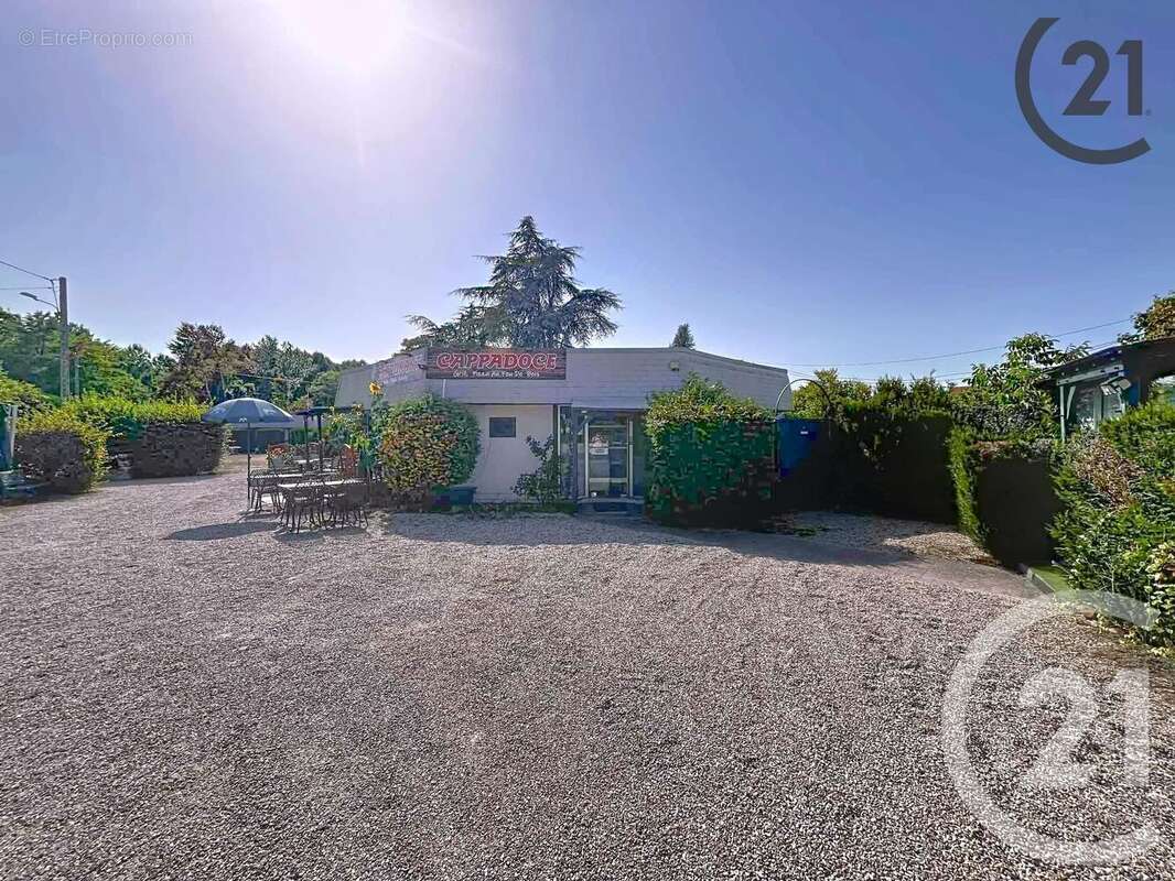 Autre à ESCOLIVES-SAINTE-CAMILLE