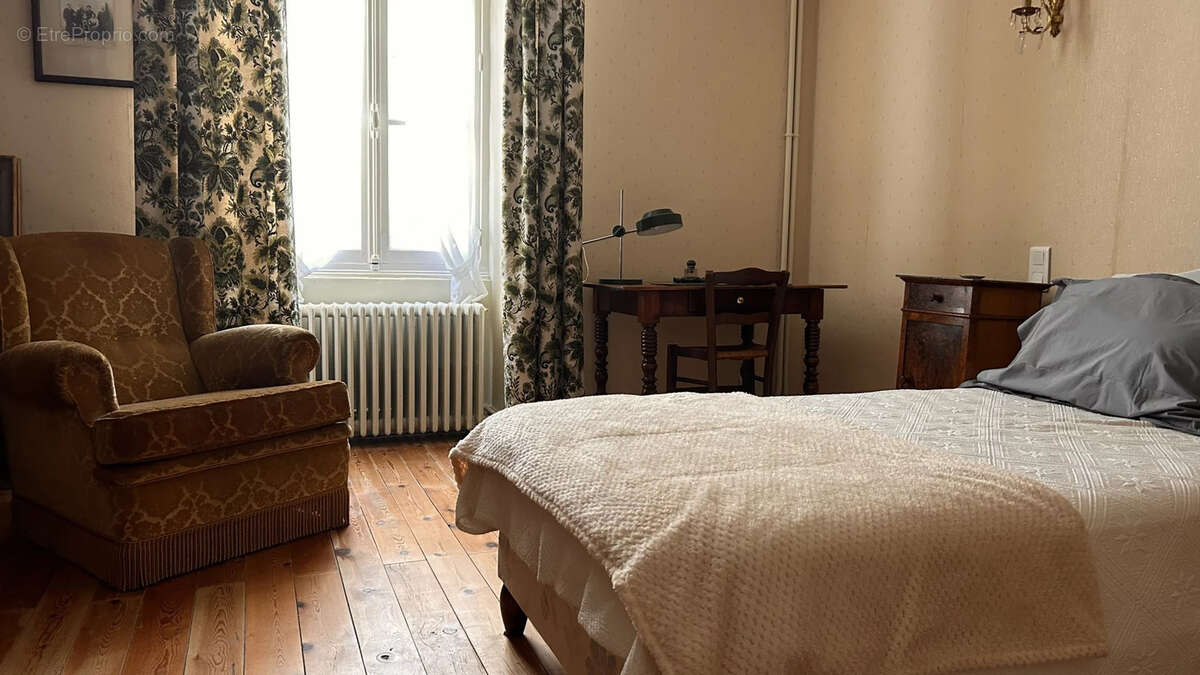 Maison à ARGENTON-SUR-CREUSE