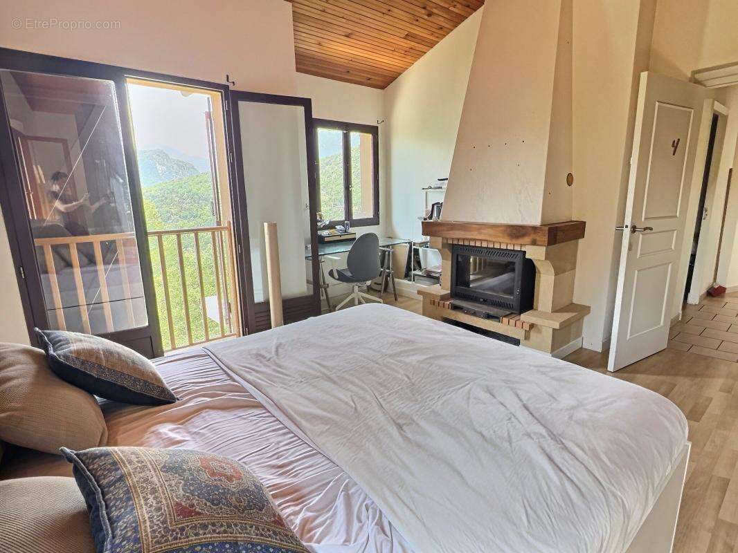 Réajustement du prix …
pour cette Magnifique maison à découvrir, avec investissement locatif très intéressant - photo 13