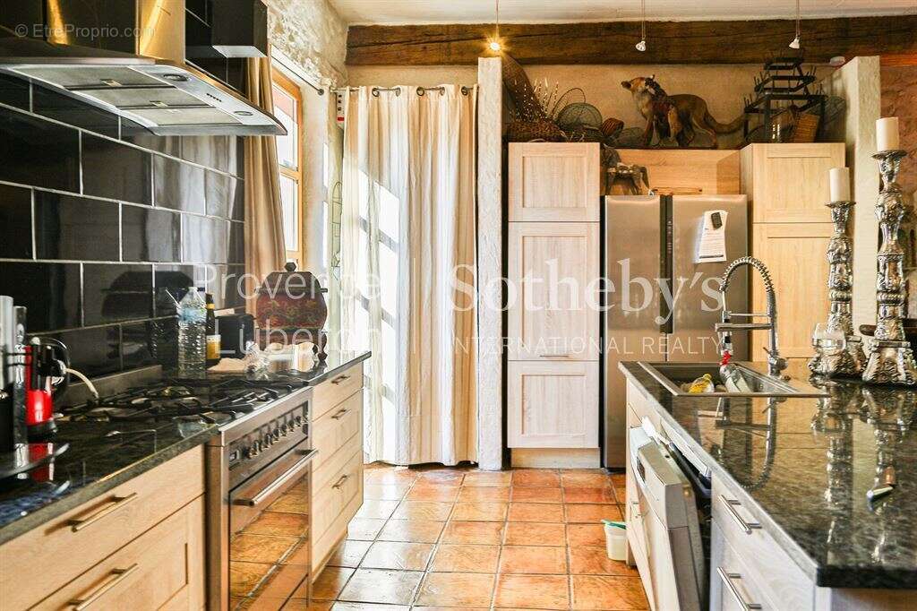 Maison à L&#039;ISLE-SUR-LA-SORGUE