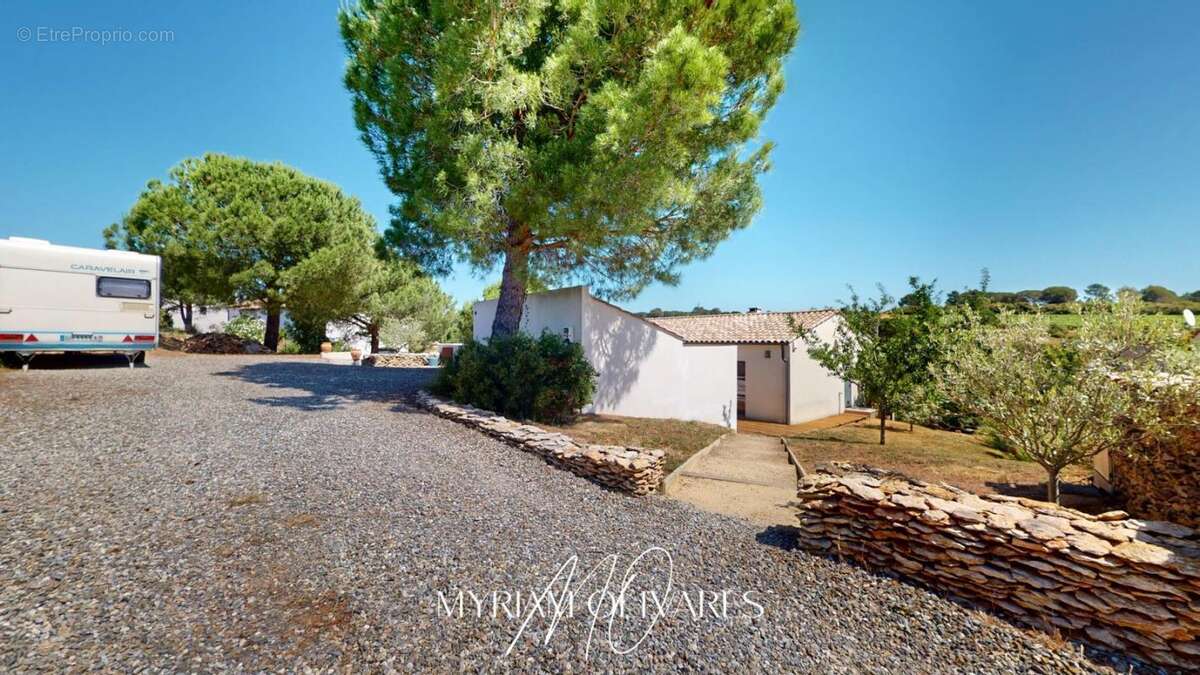 Exclusivite ! aragon ! villa 6 pièce(s) 202 m2 avec piscine et vue  exceptionnelle ! - photo 3