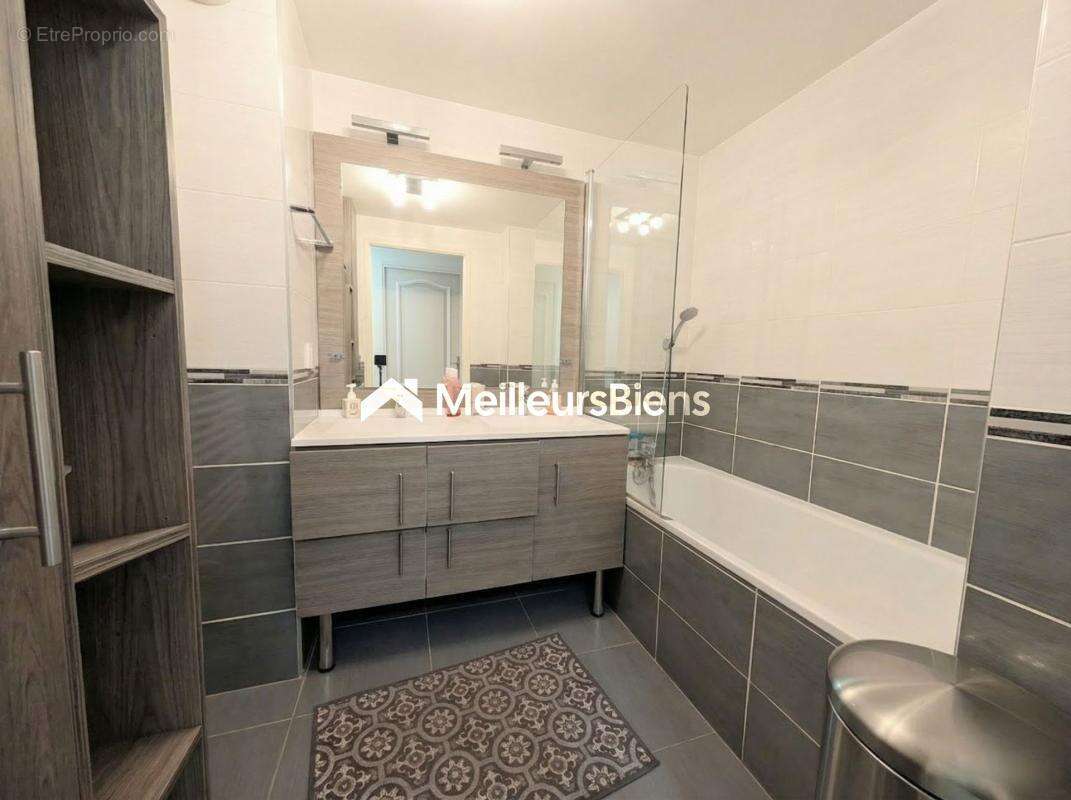 Appartement à SAINT-MAUR-DES-FOSSES