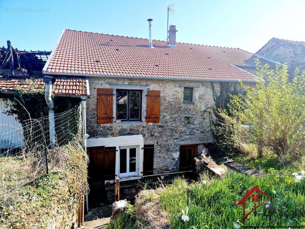 Maison à SERQUEUX
