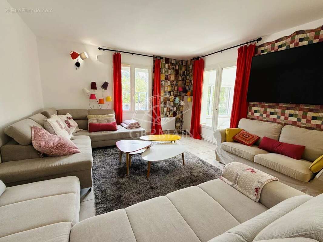 Maison à PERNES-LES-FONTAINES