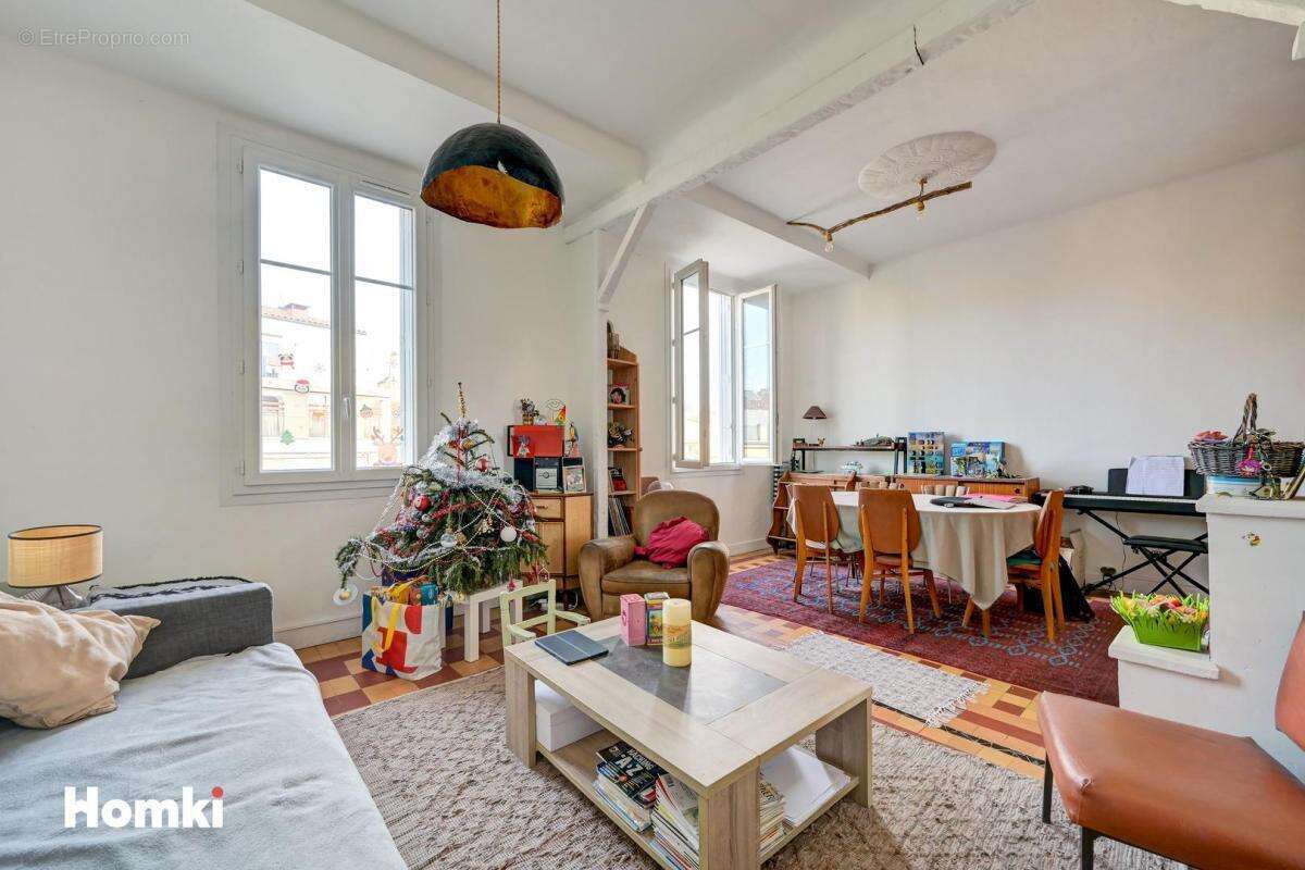 Appartement à MARSEILLE-1E