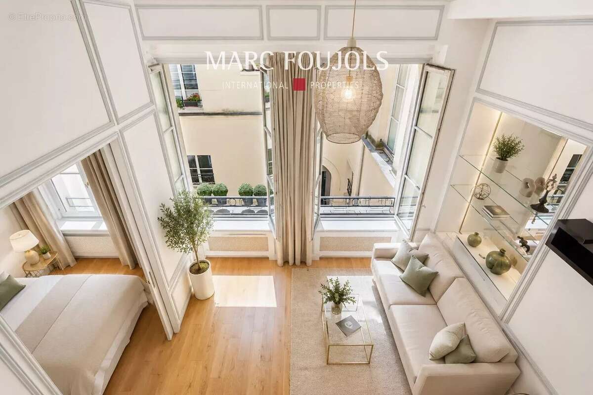 Appartement à PARIS-3E