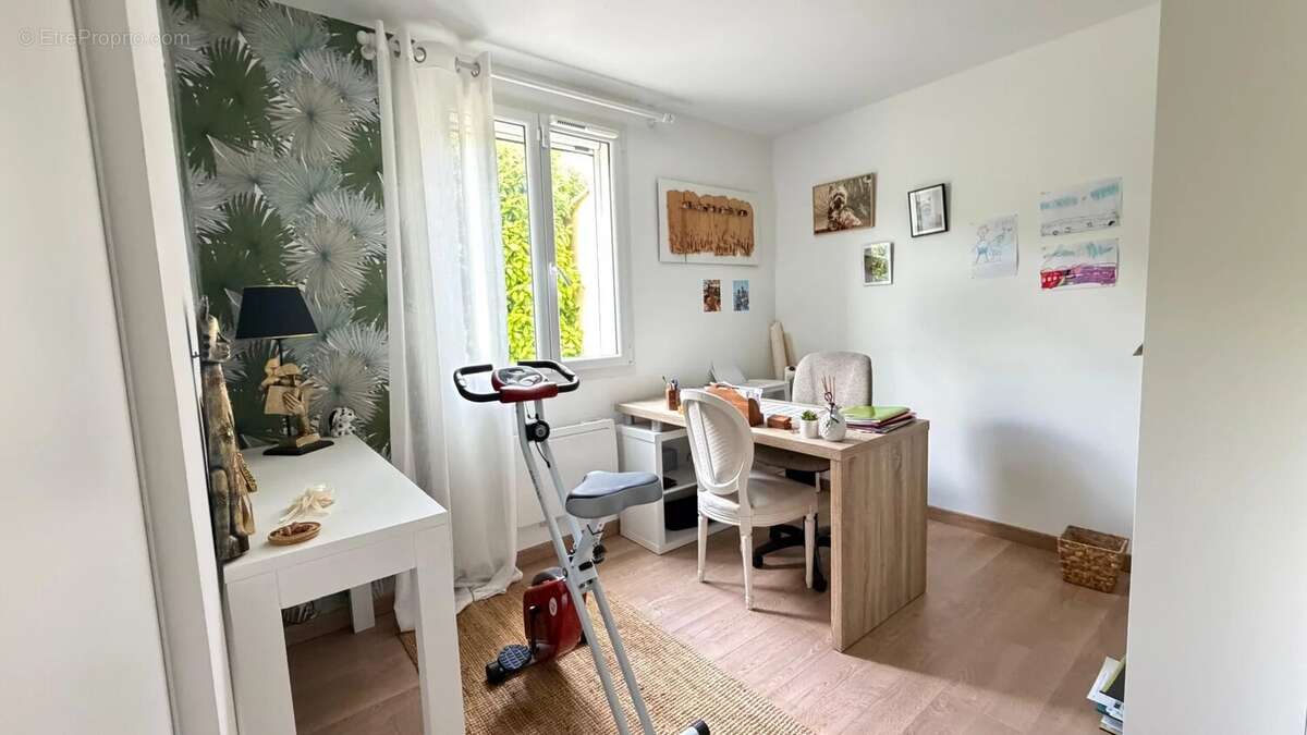 Maison à BESSE-SUR-ISSOLE