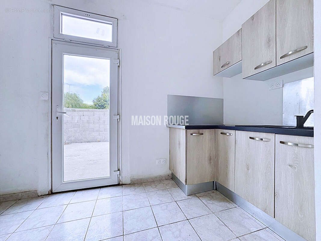 Maison de caractère en pierre - Bourg de Plouézec - Jardin, terrasse et stationnement - photo 2
