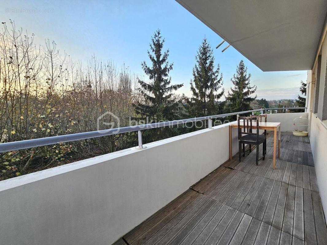 Appartement à DUGNY