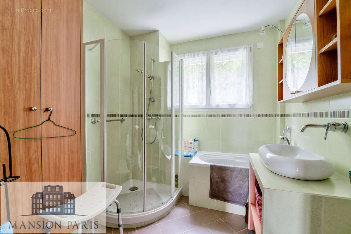 Appartement à SAINT-MAUR-DES-FOSSES