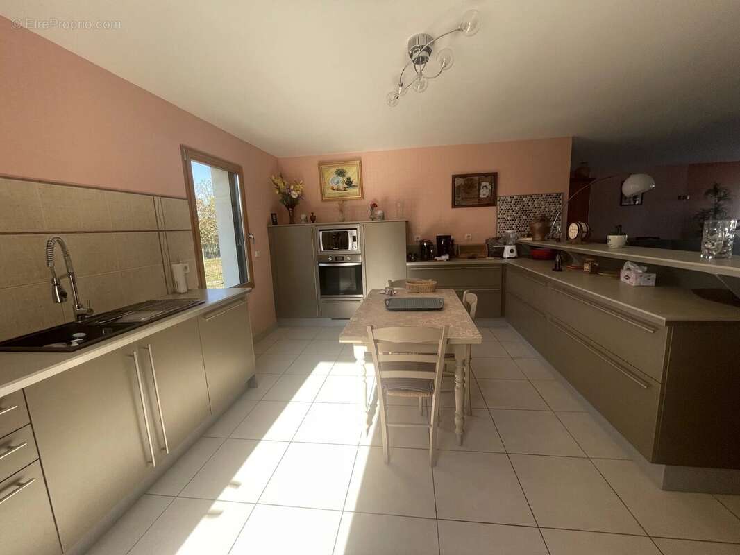 Maison à MONTREUIL-BELLAY