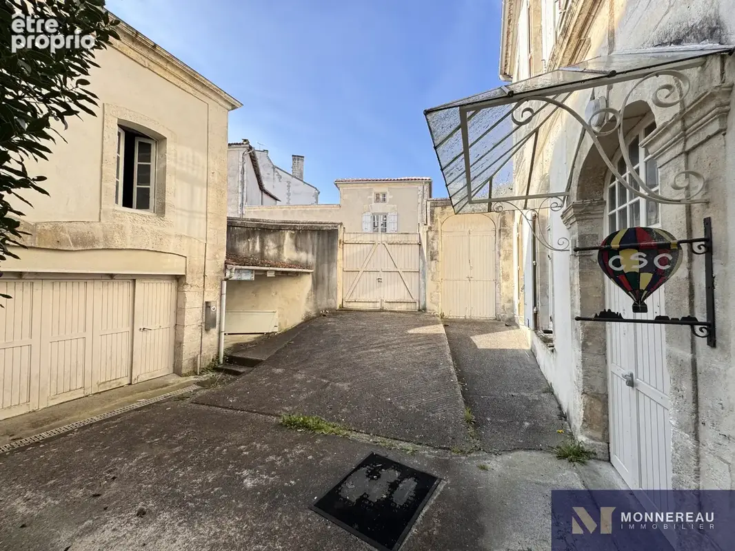Batisse remarquable au centre ville - photo 14