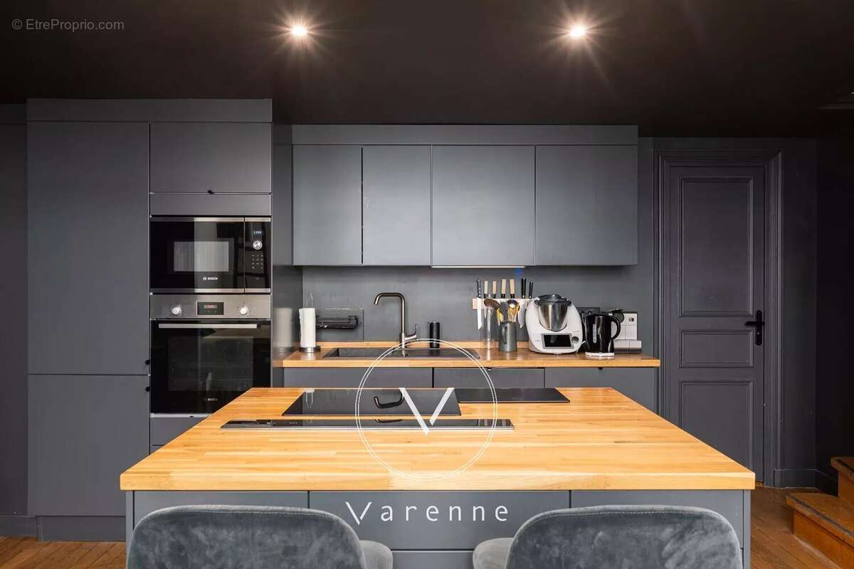 Appartement à PARIS-7E