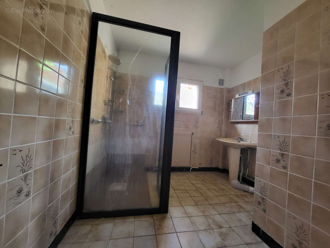 Maison à FOSSEMANANT