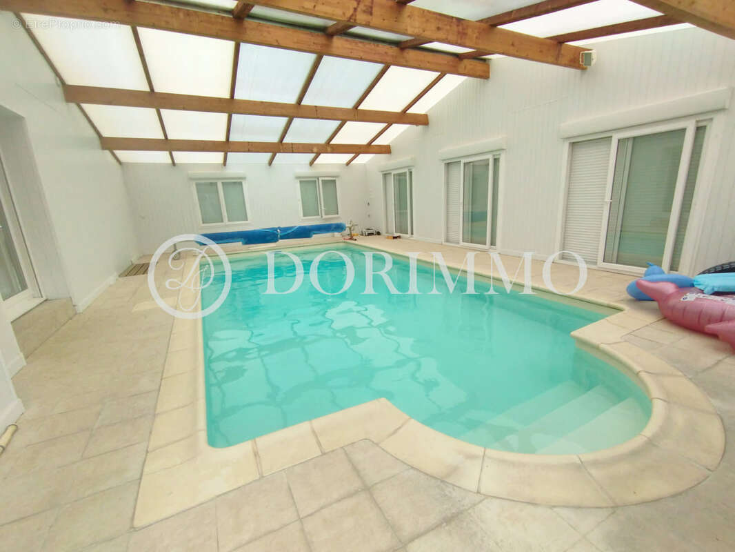 Pavillon sur sous-sol total avec piscine couverte - photo 5