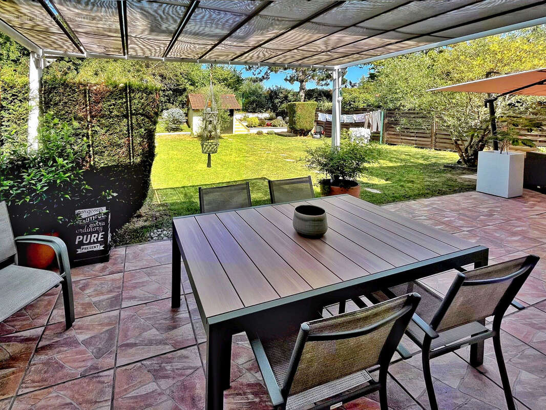 Maison à MAGNY-LES-HAMEAUX