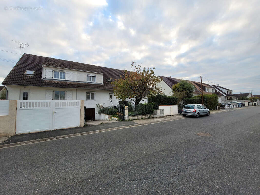 Maison à FLEURY-LES-AUBRAIS