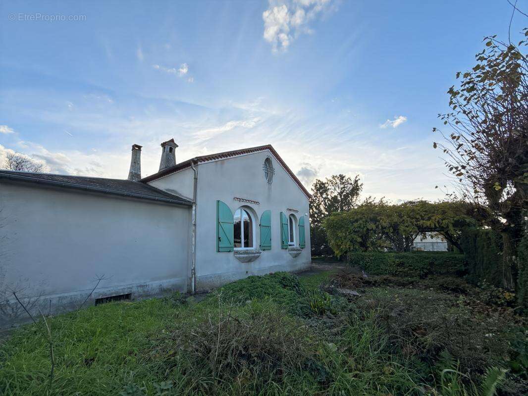 Maison à SAINT-JEAN-DE-BRAYE